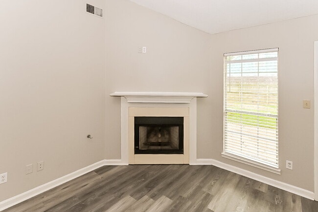 Photo - 7425 Black Oak Dr