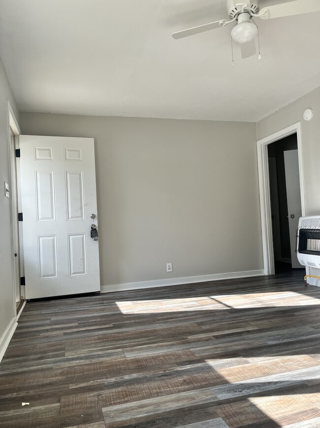 Photo - 55 Cloverdale St