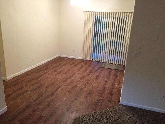 Photo - 1543 Lakeside Dr