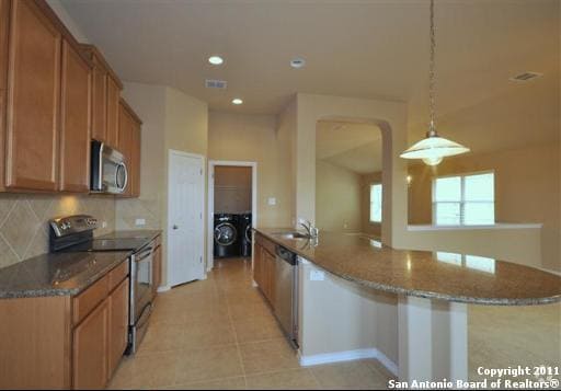 Building Photo - 221 Country Vale Rental