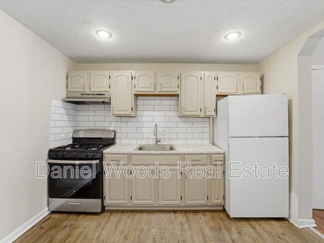 Photo - 5538 Walton Ave