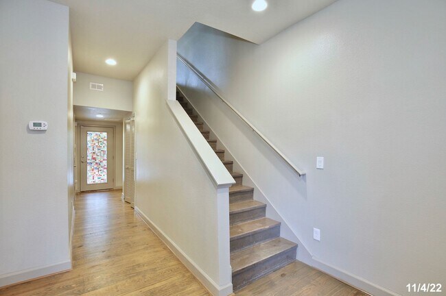 Photo - Beautiful 4/4.5 Home with 2 Car Garage in the Heart of Mills-Orlando!