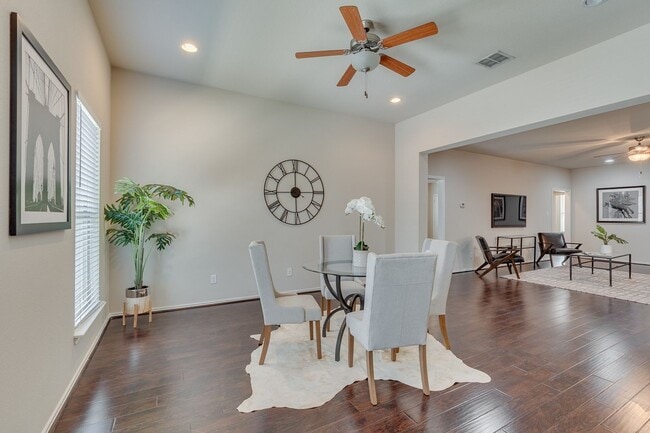 2709 McCart Ave Unit 209