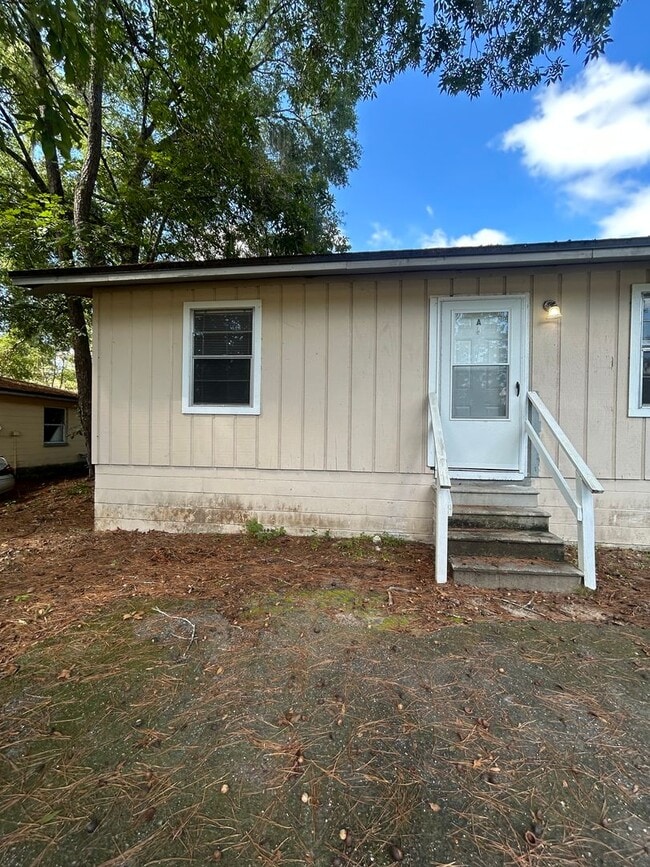 Building Photo - 2212 SE 36 Terrace Unit A