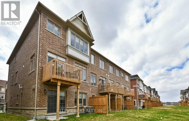 Photo - 90 Sandwell St