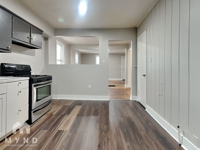 Photo - 2325 Riley Ave