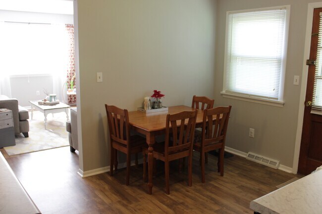 Photo - 883 South Court Street