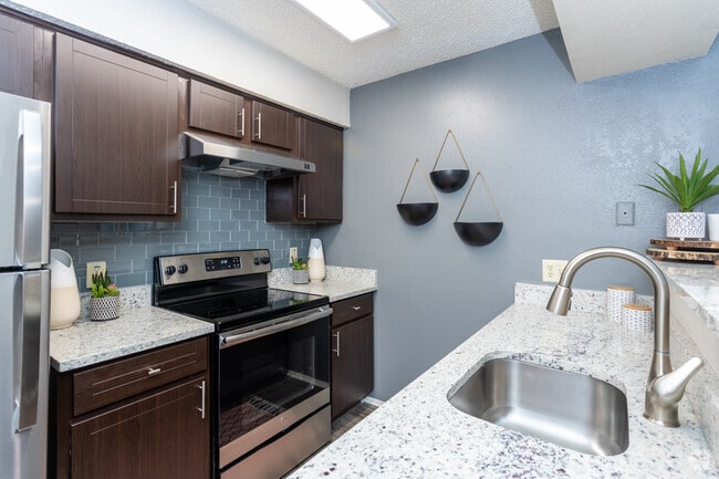 1BR,1BA-670SF