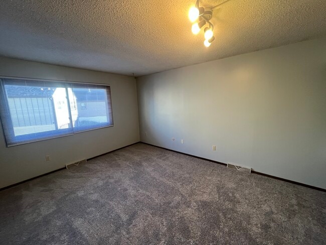 Photo - 215 Elton Hills Dr NW