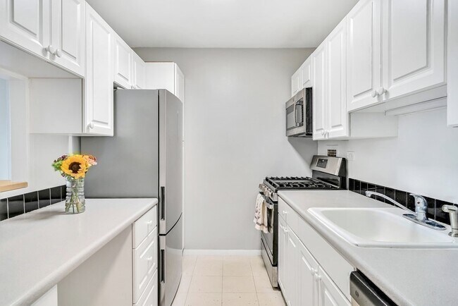 Photo - 8 Whittier Pl Unit 4J