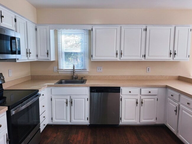 Photo - Charming Fair Woods Townhome Awaits