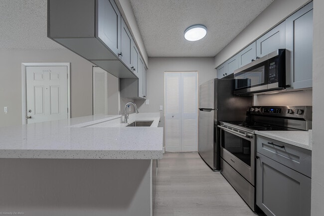 Building Photo - 1247 SW 46th Ave Unit 1314 Rental