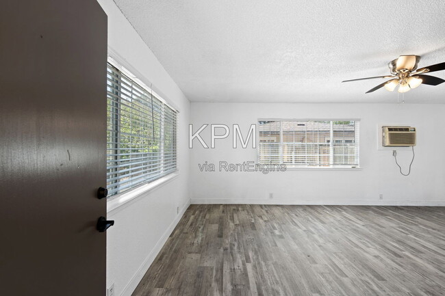 Photo - 527 N Lillian Ave