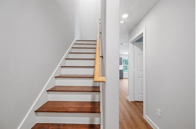Photo - 8120 Laura Koppe Rd