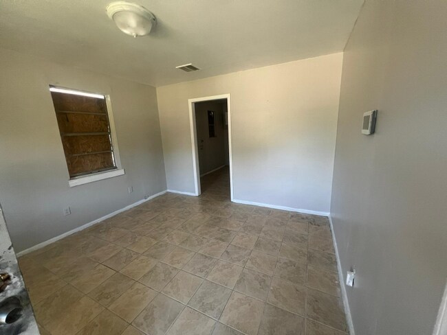 Photo - 1591 Boxwood St