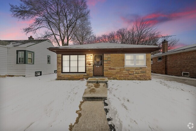 Building Photo - 8837 S Talman Ave Rental