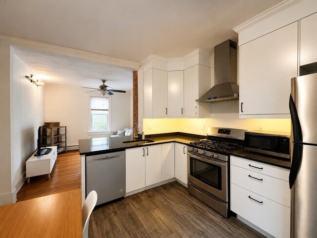 Building Photo - 64 White Pl Unit 1
