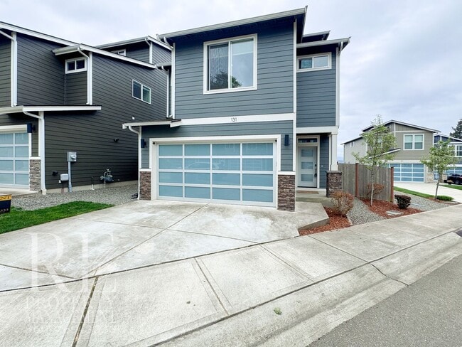 Building Photo - Modern 3-Story Bremerton Home with Water Views on Every Level