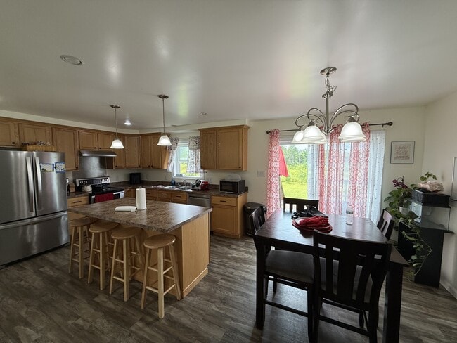 Photo - 1258 Warren Rd