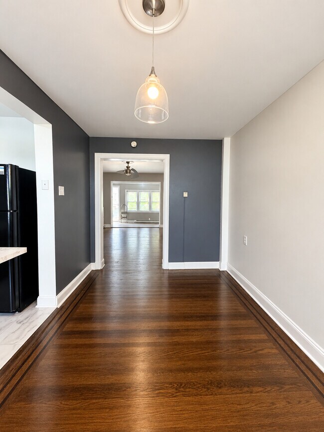 Photo - 6744 Linmore Ave