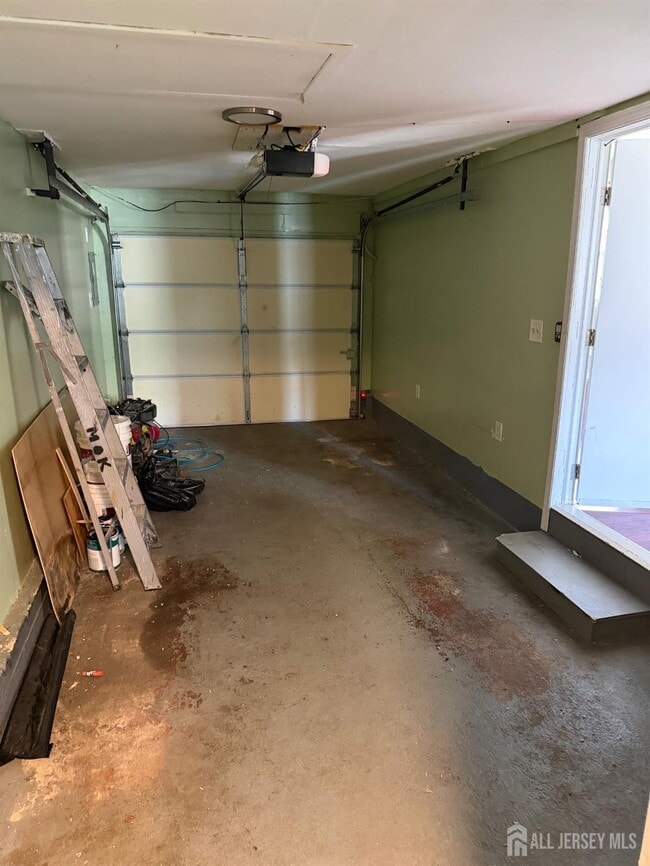 Photo - 120 W Warren St