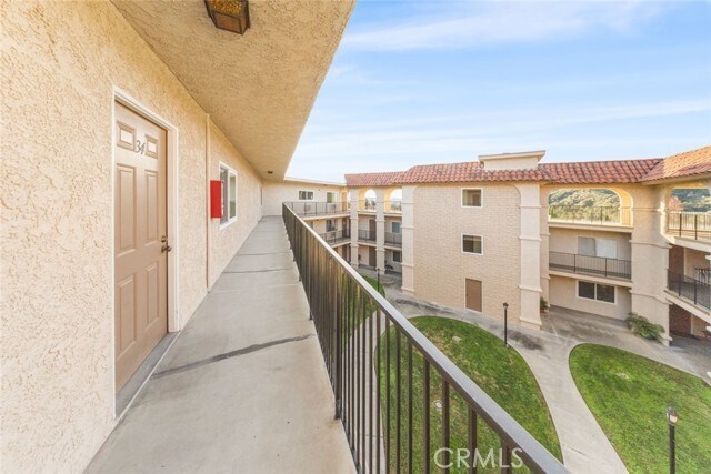 Photo - 3010 Montrose Ave Unit 26