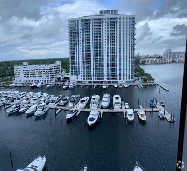 Building Photo - 17111 Biscayne Blvd Unit 1109 Rental