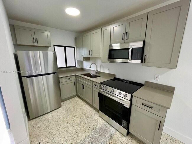 Photo - 180 NE 57th St Unit 9
