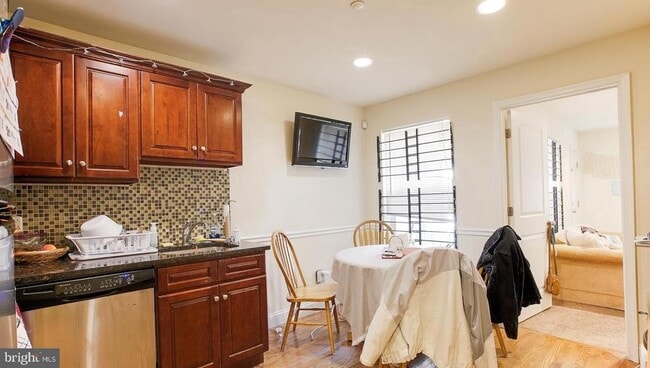 Photo - 1837 Willington St