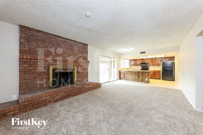 3730 W Hartford Ave