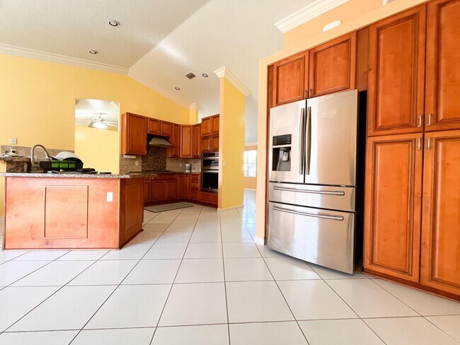 Photo - 1305 Monteray Way