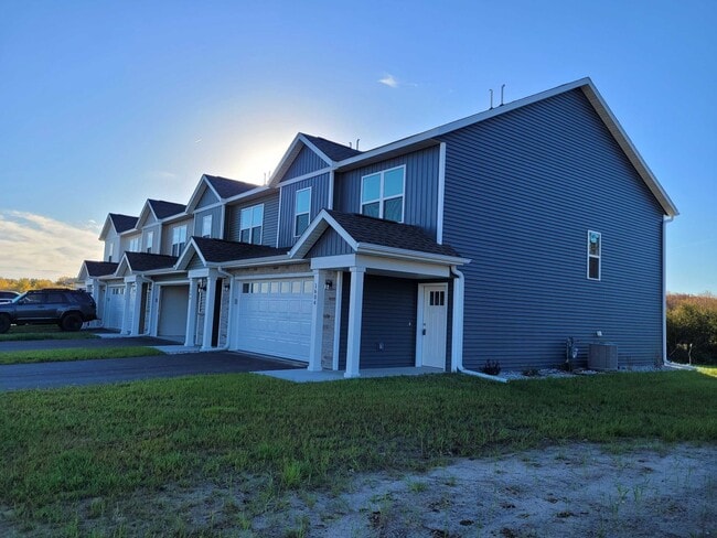 Photo - 1604 Eastside Cir