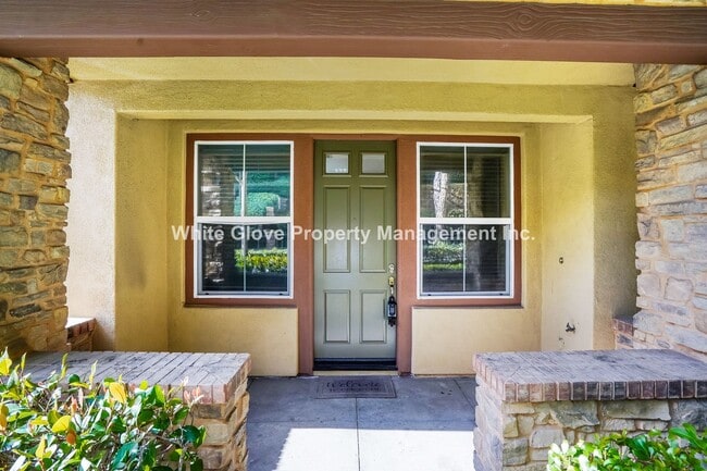Photo - Charming 3-Bedroom Irvine Condo with Attached Garage and Community Amenities