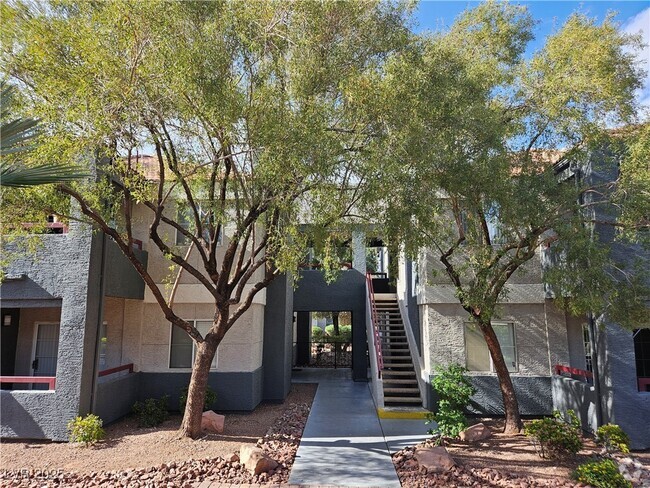 Building Photo - 8600 W Charleston Blvd Unit 2028 Rental