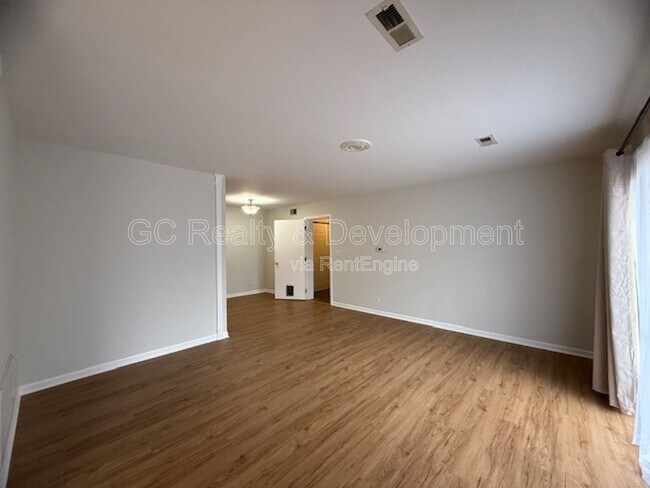 Photo - 1565 Burton Ct Unit Apt B