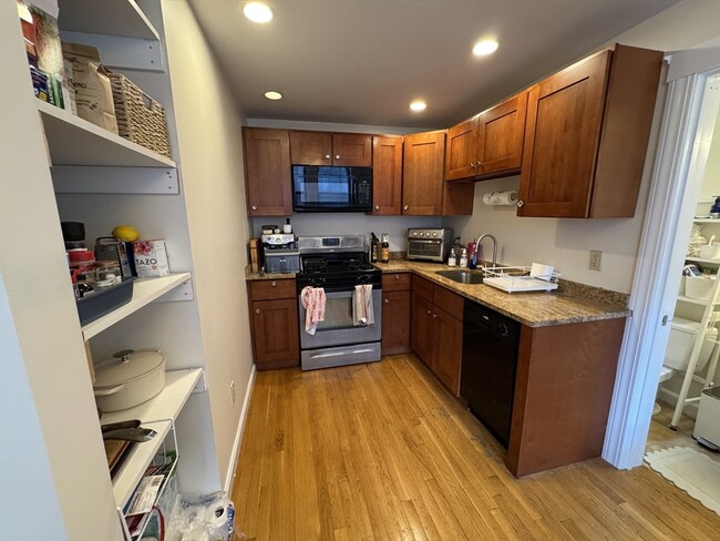Photo - 205 Endicott St Unit 4