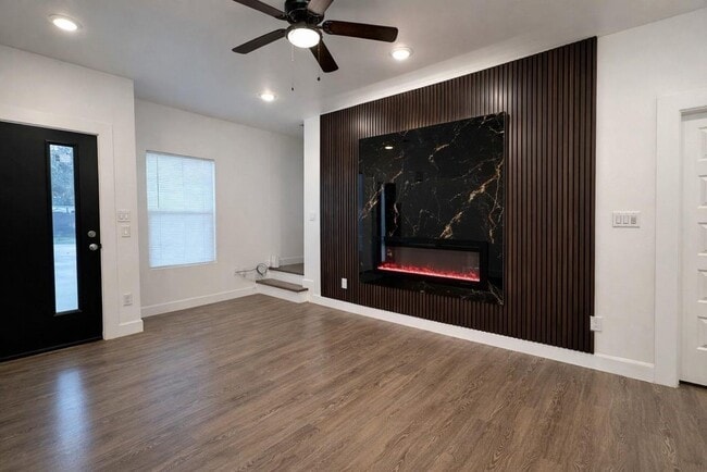 Photo - 8141 Jeffery St