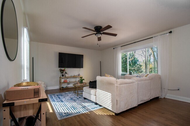 Photo - Renovated 3 bed house in lower south area.