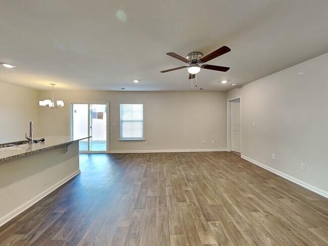 Photo - 317 Crooked Pne Ct
