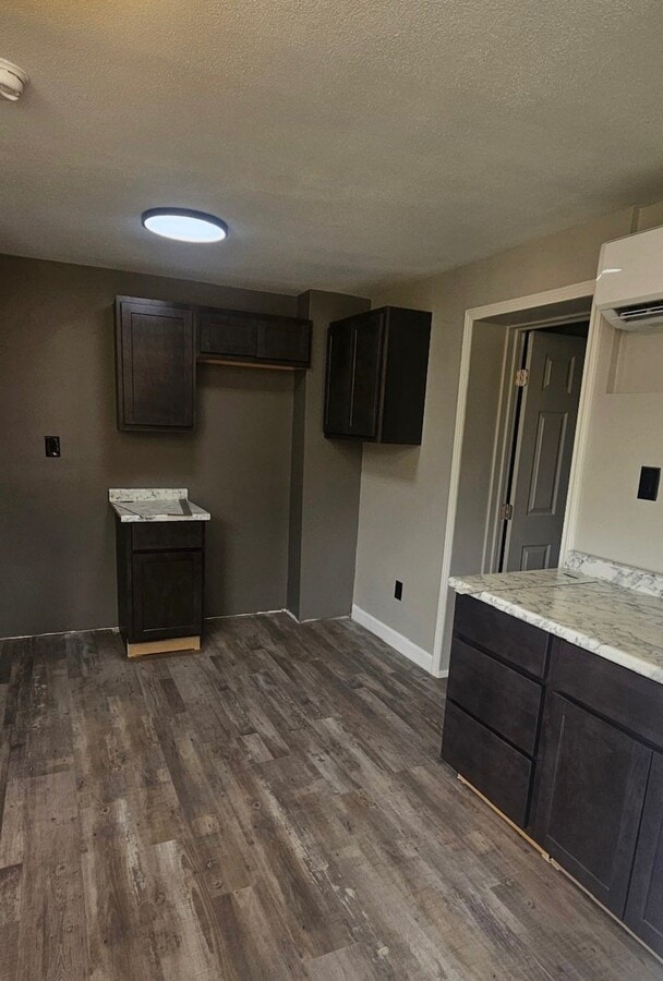 Photo - 703 W Adams St Unit Apartment 1