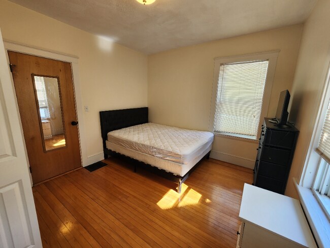 Photo - 66 Brook St Unit 2