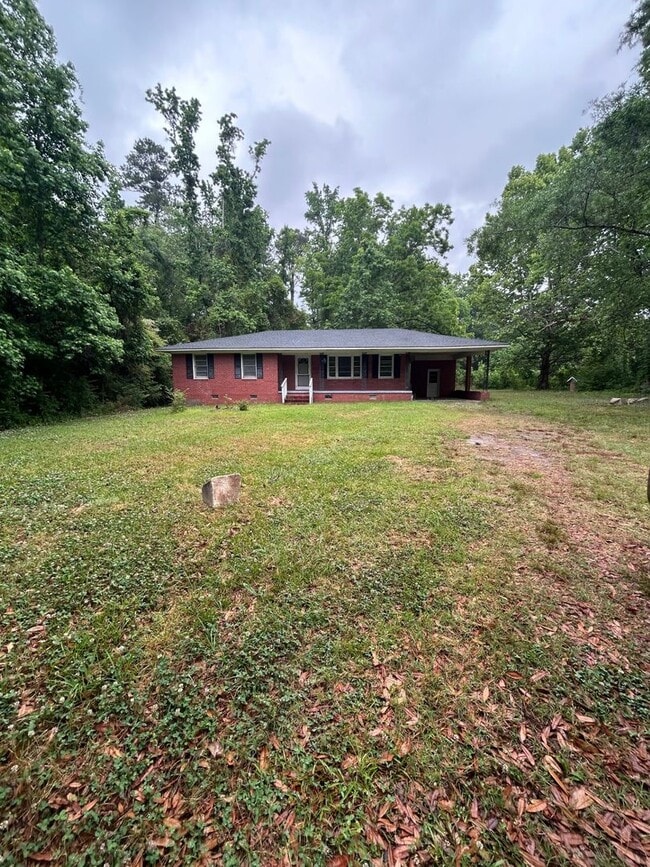 Photo - Charming Country Living - 3BR Brick Ranch in Round O