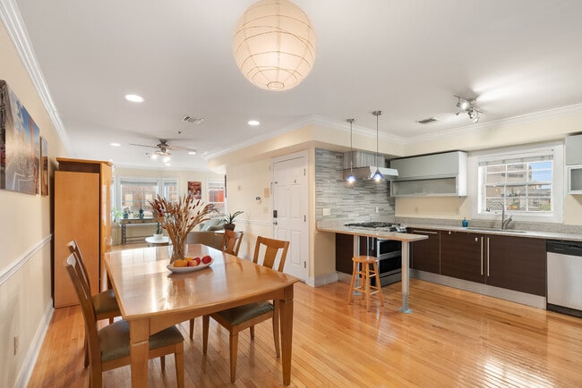 Photo - 726 23rd St Unit B2