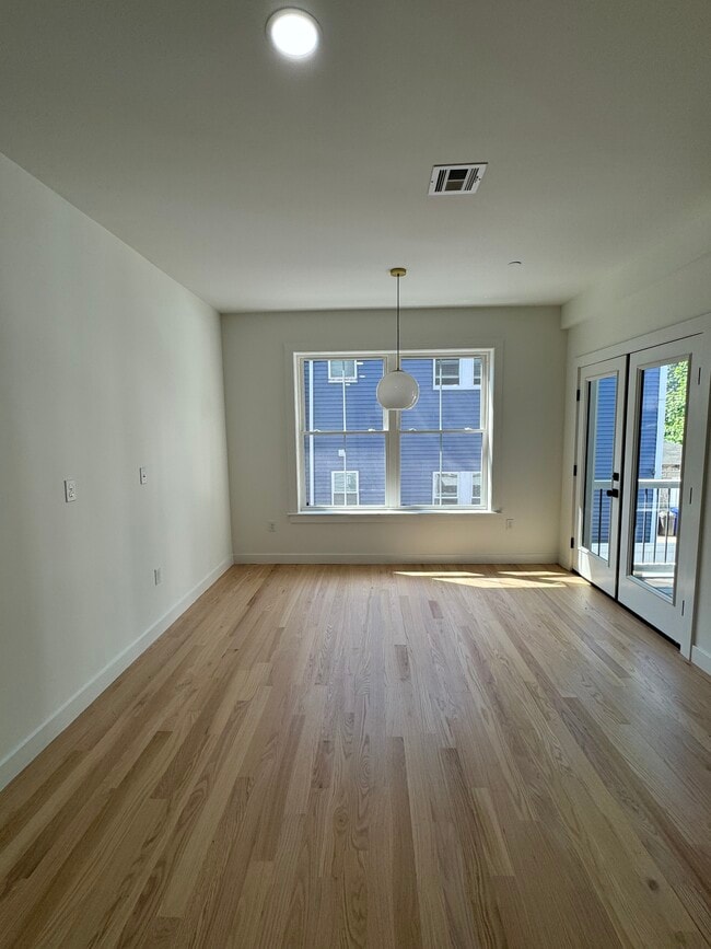 Photo - 43 Withington St Unit 43 Withington st #4