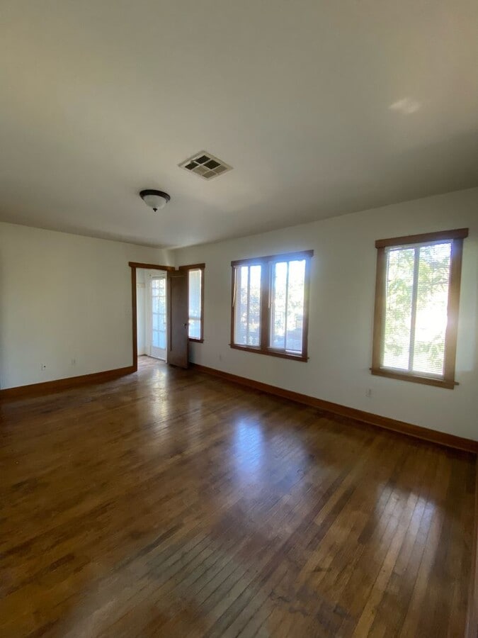 Photo - 15708 Rayen St