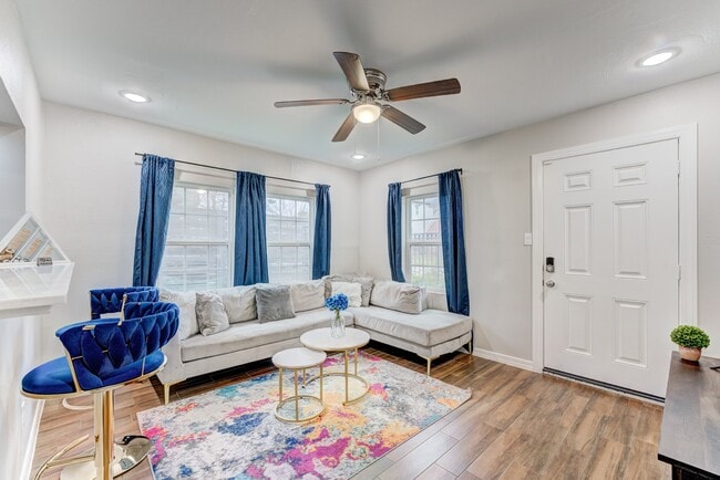 Photo - 2720 Truxillo St Unit 2