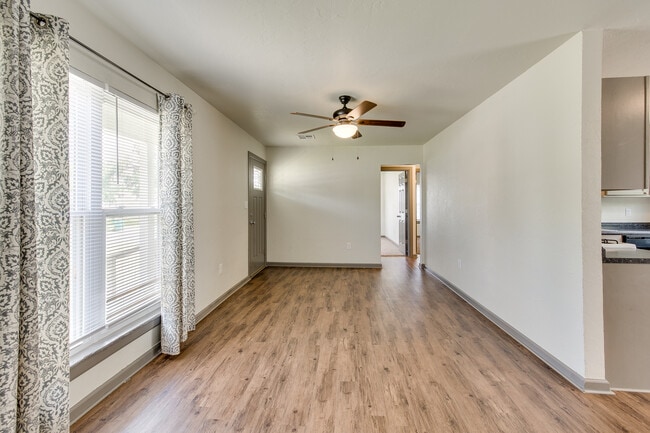 Photo - 2408 NW 40th St