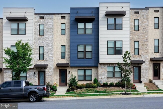 Building Photo - 813 Bond St