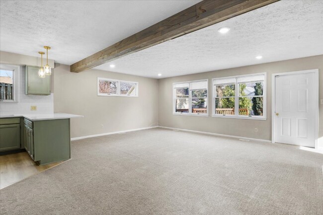 Photo - 61 Castleford Rd