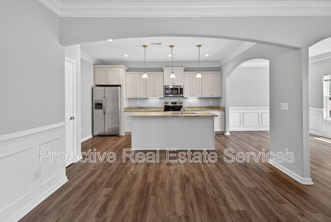 Photo - 615 Roland Dr